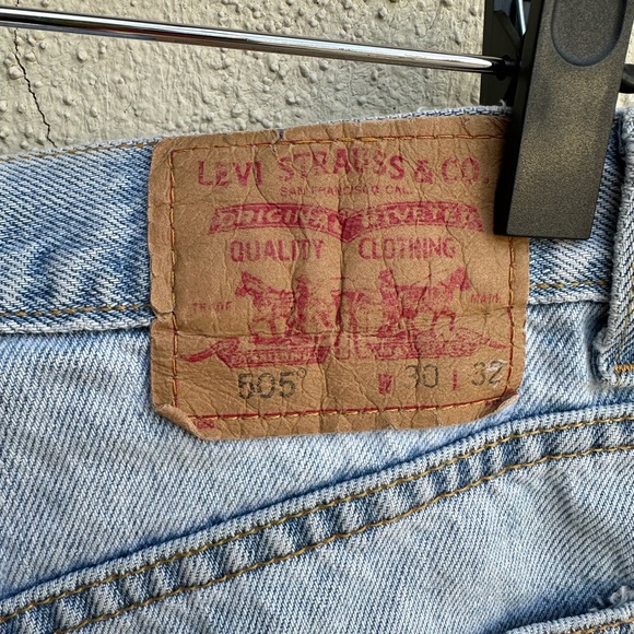 Levi high waisted cute weed patch denim shorts - Picture 5 of 8